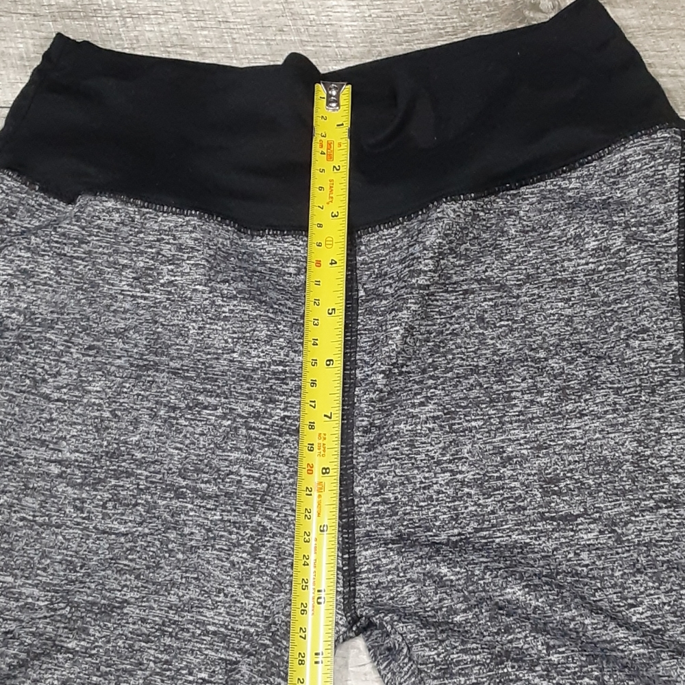 Exercise pants S-M in GUC - Picture 4 of 6